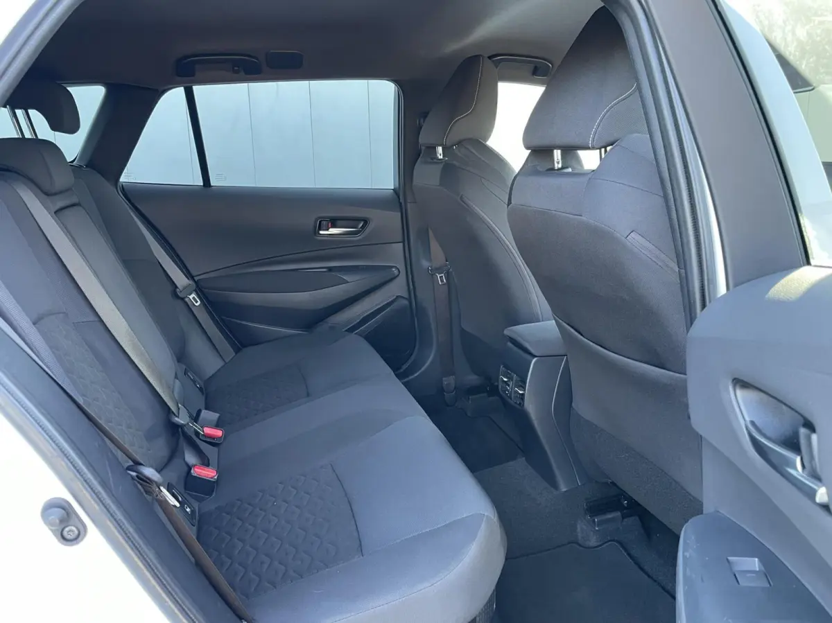 1.8 Hybrid Active |NL Auto |Camera |Navi |LED Koplampen & Achterlichten |Climate & Cruise control |Incl BTW |