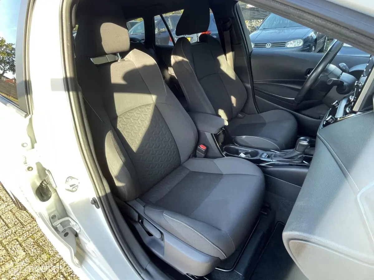 1.8 Hybrid Active |NL Auto |Camera |Navi |LED Koplampen & Achterlichten |Climate & Cruise control |Incl BTW |