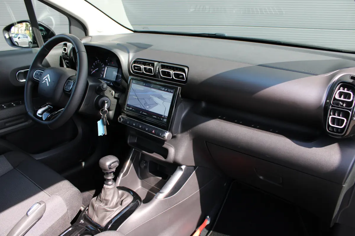 1.2 PureTech 110pk Feel | Navigatie | Bluetooth | Cruise control | All season | NL auto | 22.000km | Airconditioning |