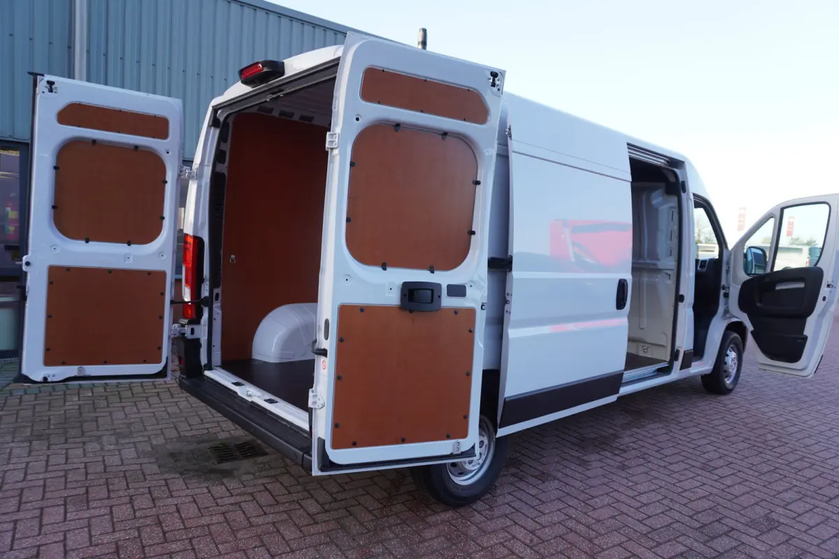 2.2 BlueHDi 140 L3H2 3.5t Betimmering nr. V064 | Airco | Cruise | Apple CP + Android | Camera