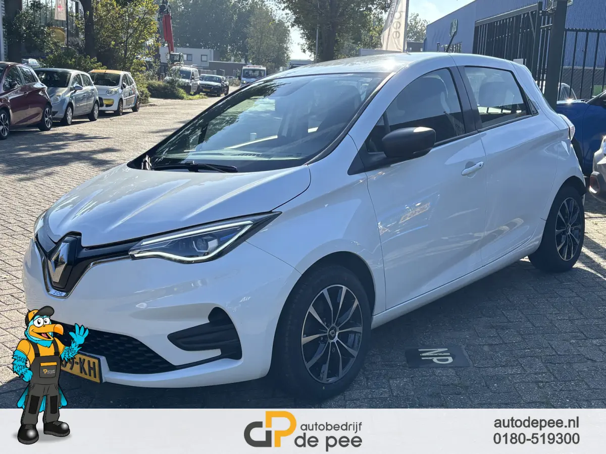 R110 Life 52 kWh GARANTIE/KOOPACCU SOH 94%/CCS/CLIMA/CRUISE/CARPLAY/LICHTMETAAL rijklaarprijs!