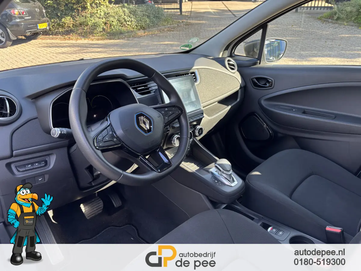 R110 Life 52 kWh GARANTIE/KOOPACCU SOH 94%/CCS/CLIMA/CRUISE/CARPLAY/LICHTMETAAL rijklaarprijs!