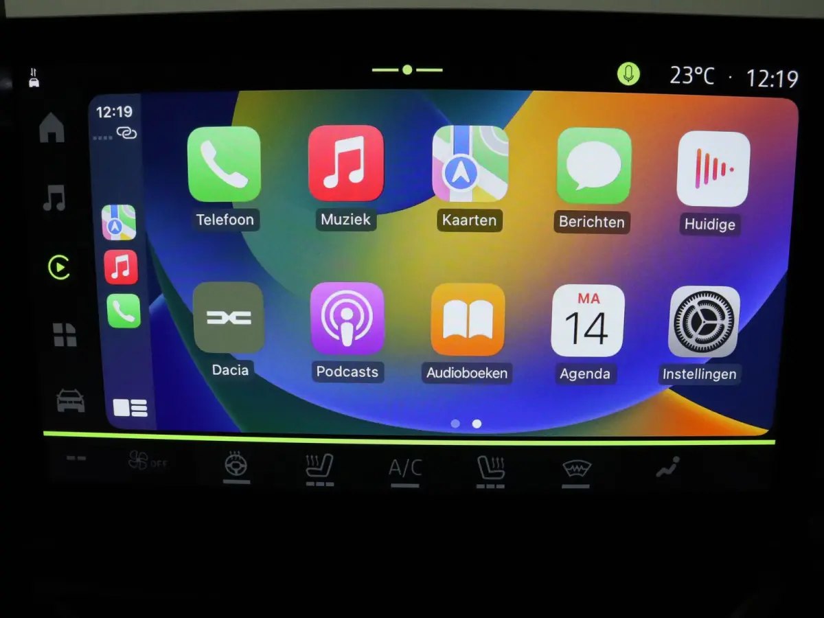140pk Hybrid Journey Apple Carplay/Android Auto | Climate