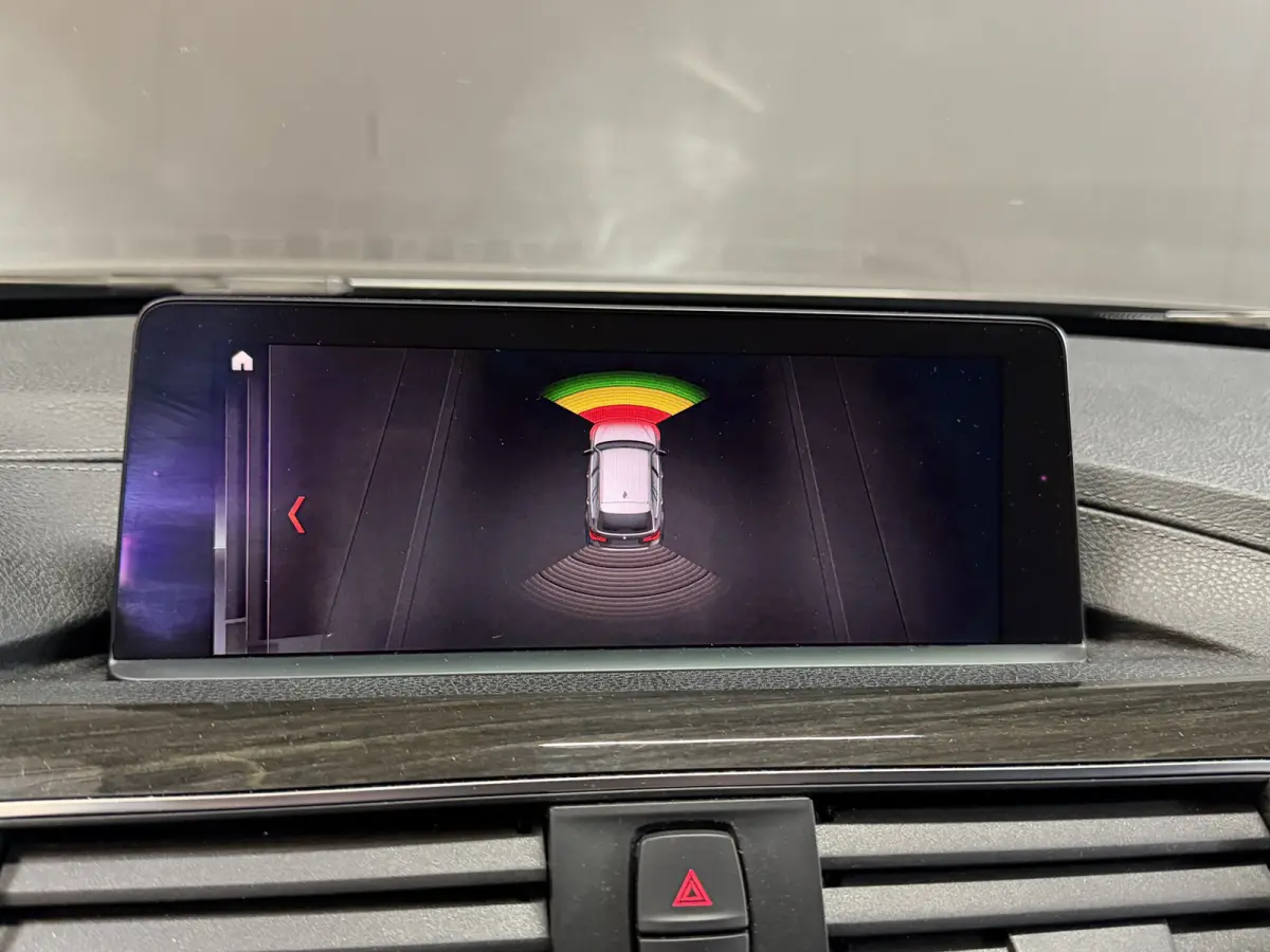 318i High Executive Automaat | Leder | Stoelverwarming | Full LED | NL auto | NAP | Navi | PDC V+A