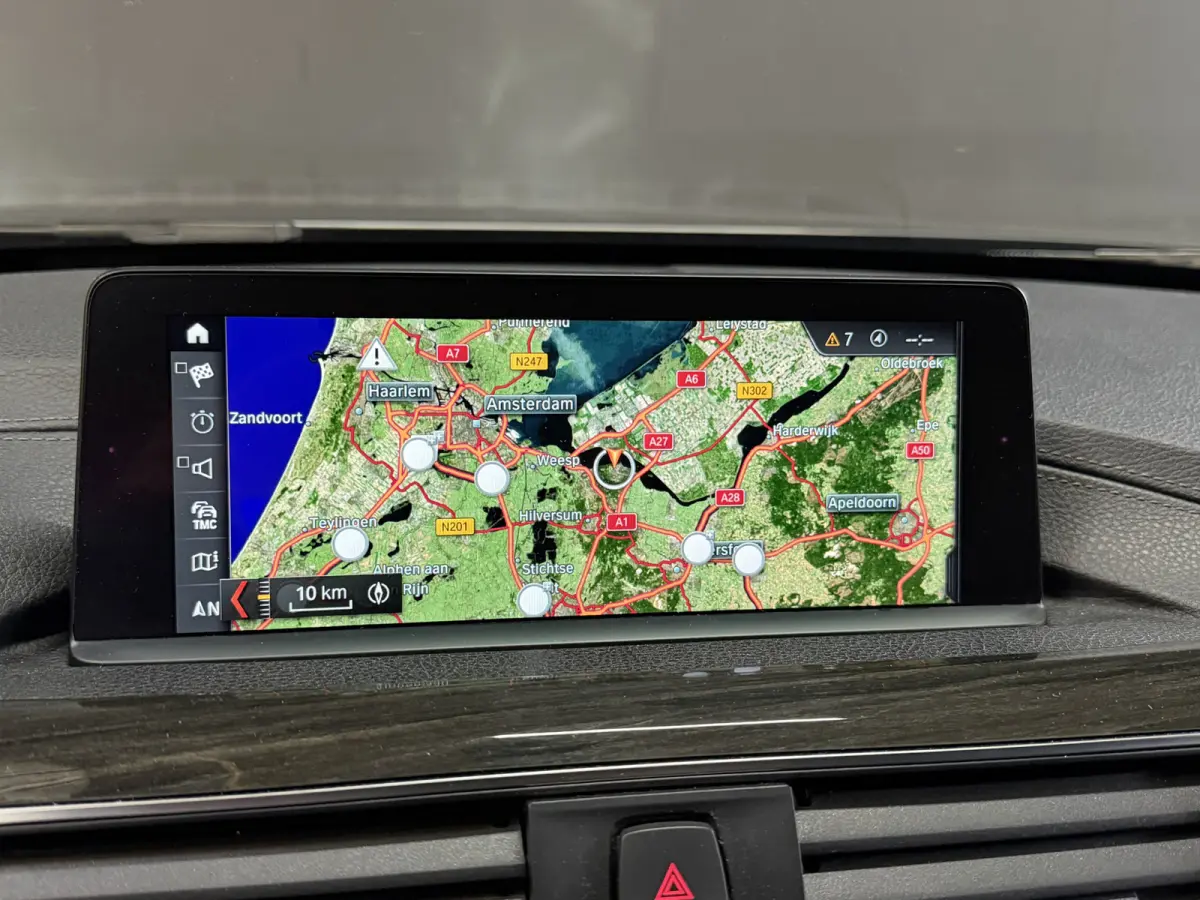 318i High Executive Automaat | Leder | Stoelverwarming | Full LED | NL auto | NAP | Navi | PDC V+A