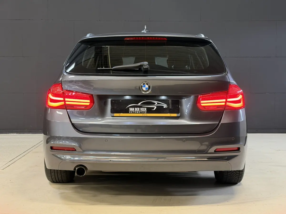 318i High Executive Automaat | Leder | Stoelverwarming | Full LED | NL auto | NAP | Navi | PDC V+A