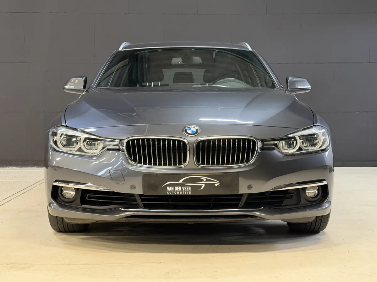 318i High Executive Automaat | Leder | Stoelverwarming | Full LED | NL auto | NAP | Navi | PDC V+A