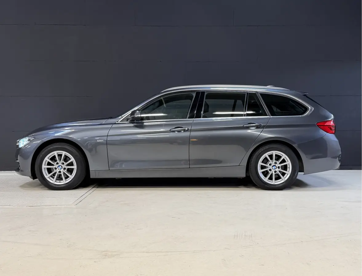 318i High Executive Automaat | Leder | Stoelverwarming | Full LED | NL auto | NAP | Navi | PDC V+A