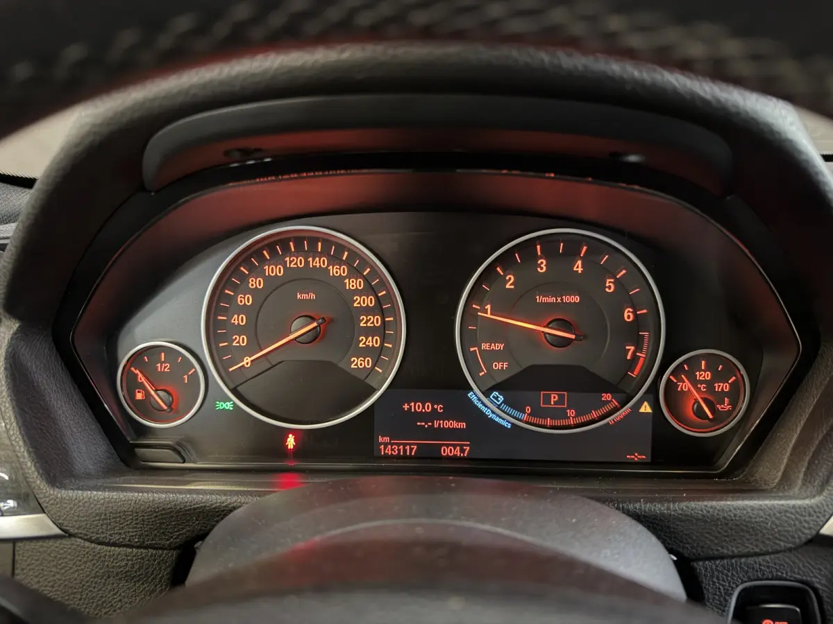 318i High Executive Automaat | Leder | Stoelverwarming | Full LED | NL auto | NAP | Navi | PDC V+A