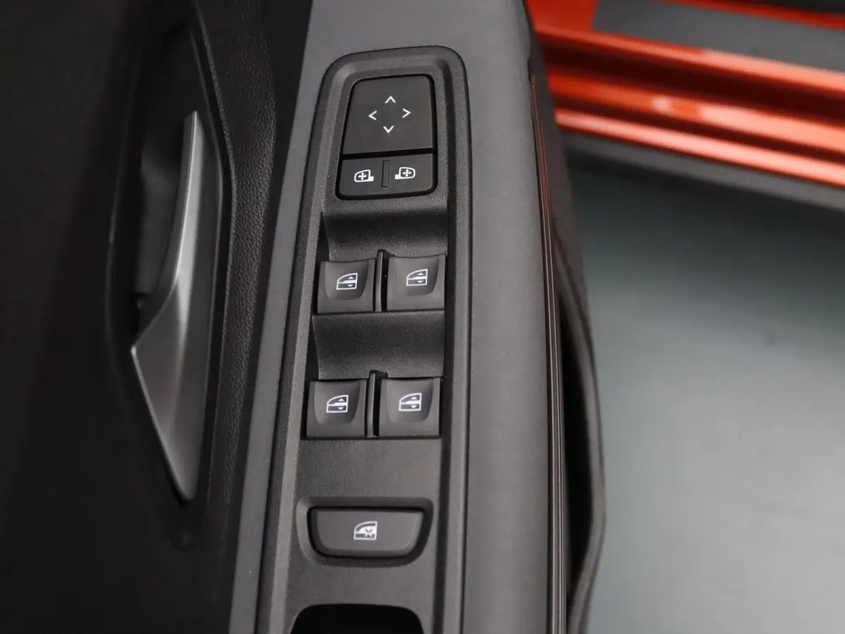 140pk Hybrid Extreme 7p. Apple Carplay/Android Auto | Climate