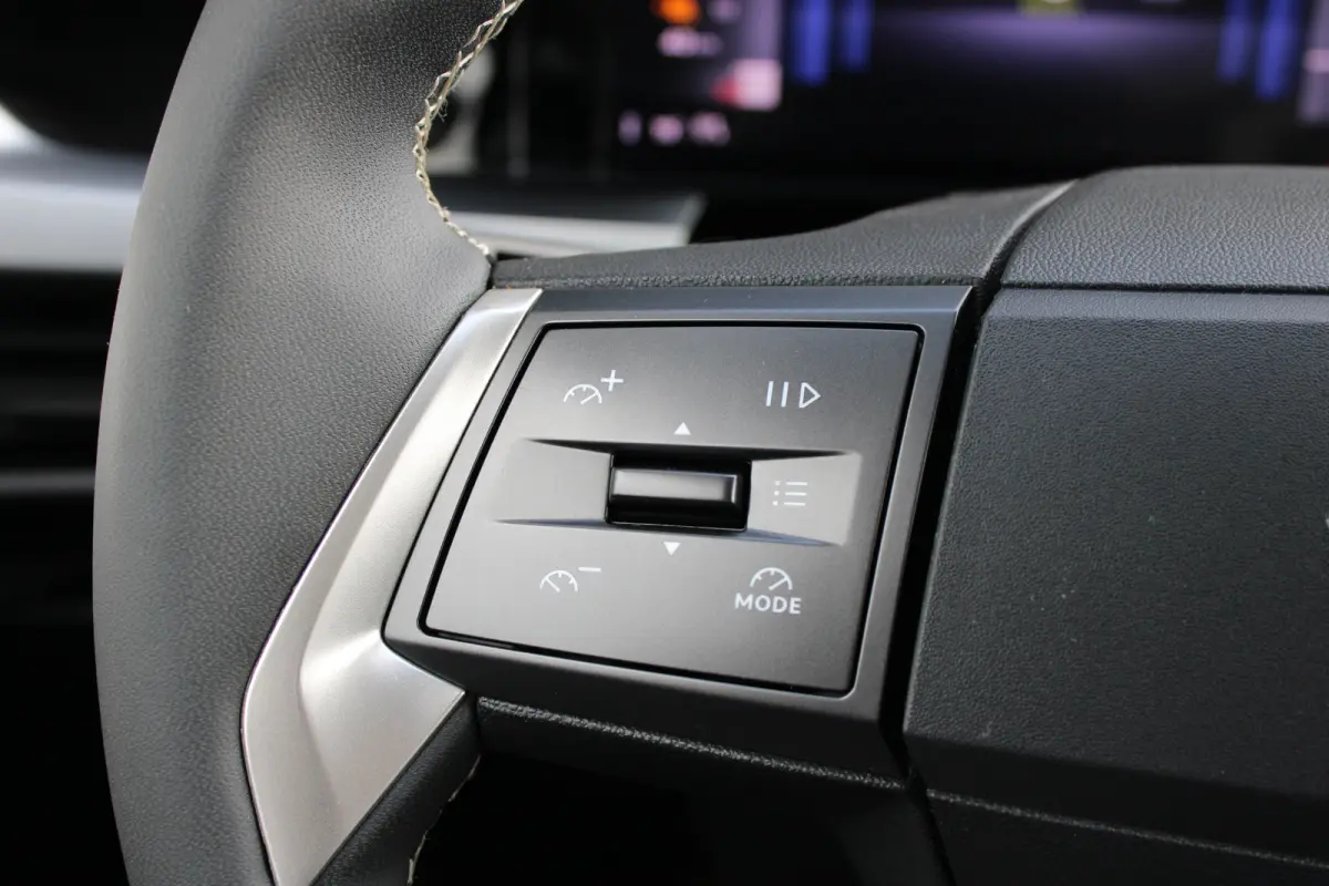 GS 44 kWh | Fase 3 laden | Stoelverwarming | Navigatie | Camera | NL auto | 15.000km |