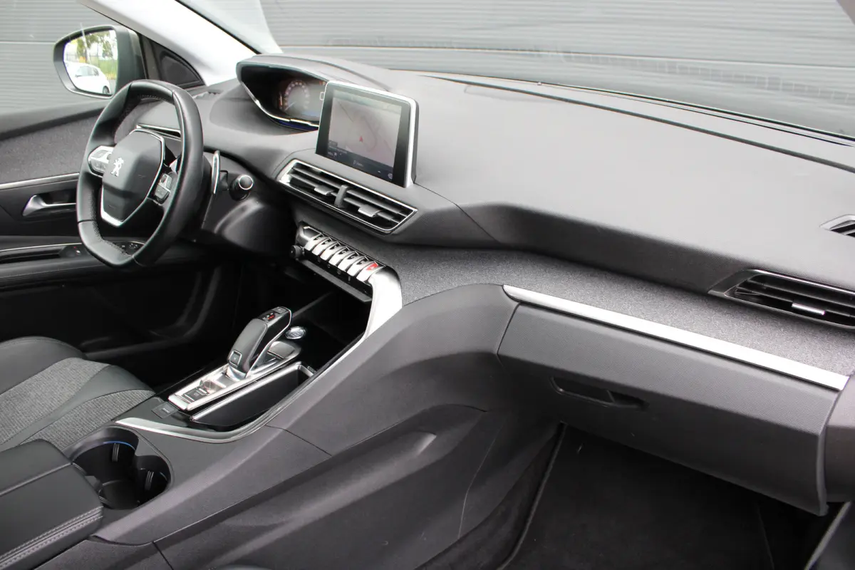 1.2 PureTech Blue Lease Premium Avantage | Automaat | Navigatie | Camera | Apple carplay | Trekhaak | NL auto | 46.000km |