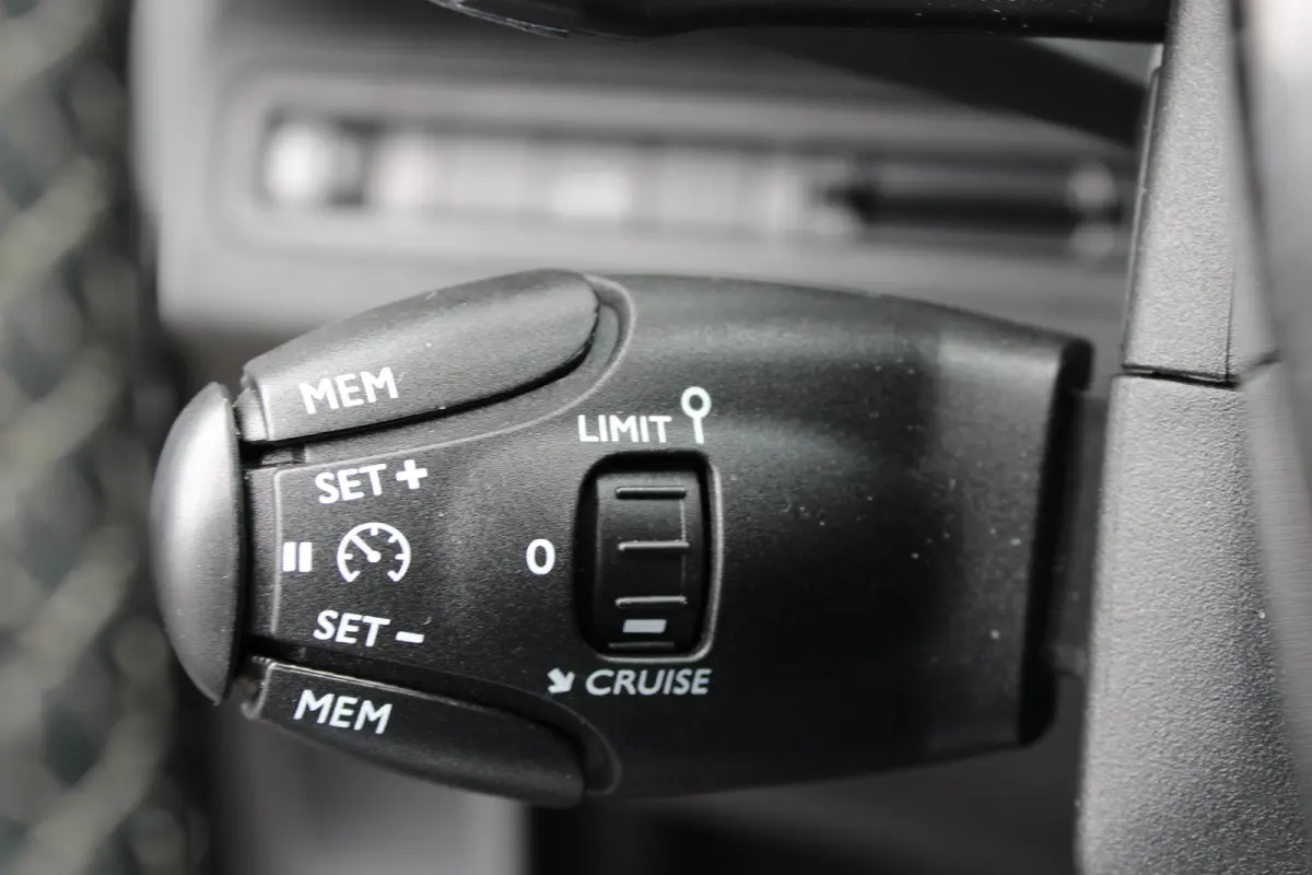 1.2 PureTech Blue Lease Premium Avantage | Automaat | Navigatie | Camera | Apple carplay | Trekhaak | NL auto | 46.000km |