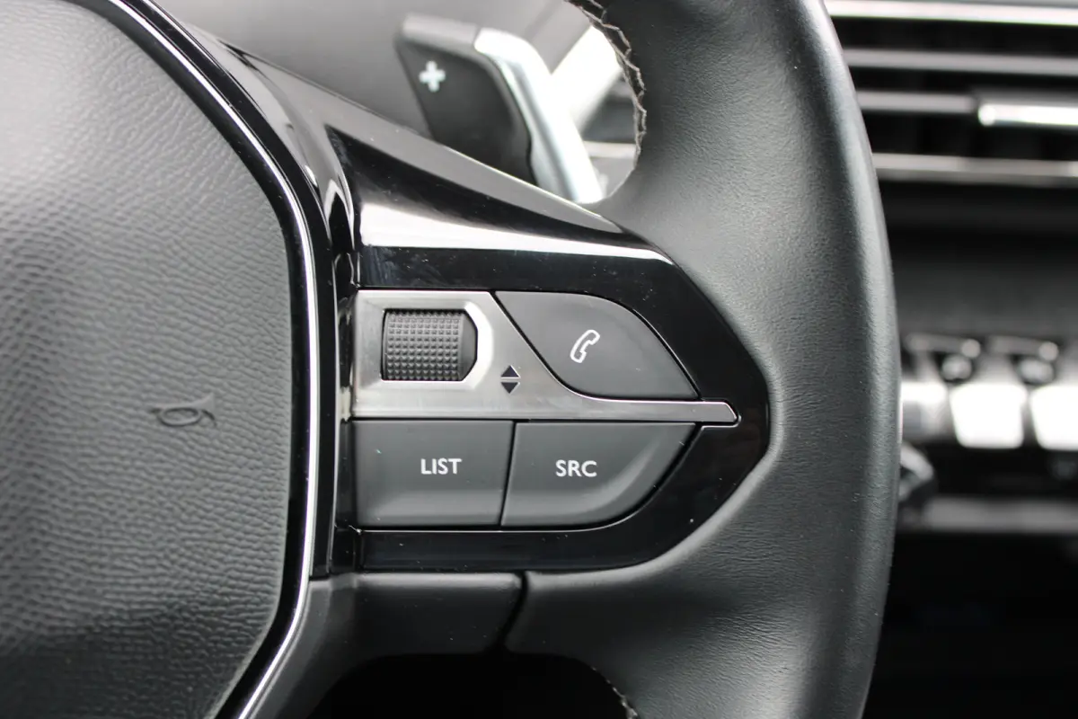 1.2 PureTech Blue Lease Premium Avantage | Automaat | Navigatie | Camera | Apple carplay | Trekhaak | NL auto | 46.000km |