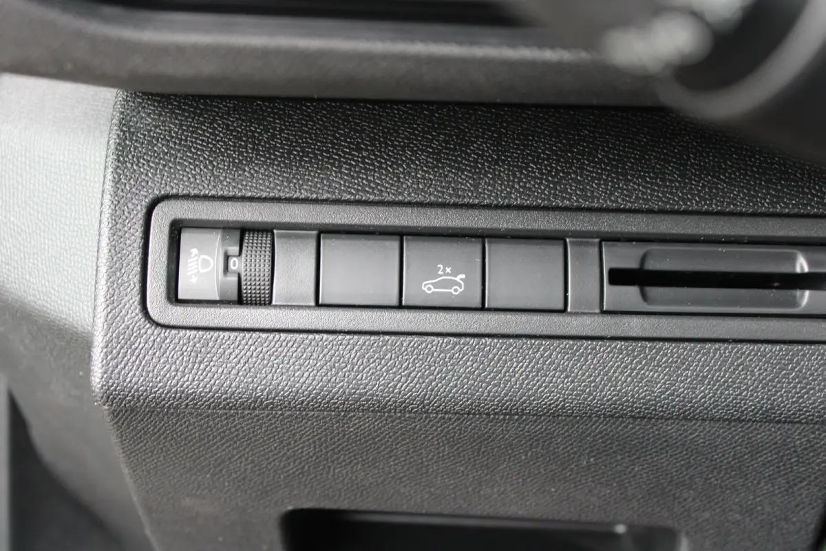 1.2 PureTech Blue Lease Premium Avantage | Automaat | Navigatie | Camera | Apple carplay | Trekhaak | NL auto | 46.000km |