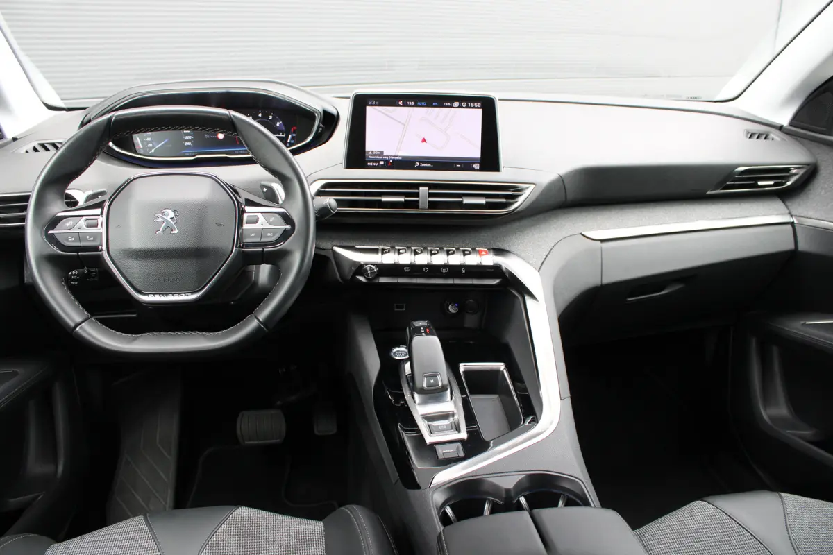 1.2 PureTech Blue Lease Premium Avantage | Automaat | Navigatie | Camera | Apple carplay | Trekhaak | NL auto | 46.000km |