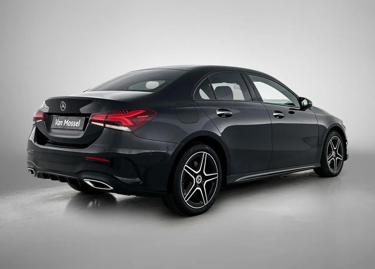 250 e AMG Line | SOH 97,4% | ACHTERUITRIJCAMERA | STOELVERWARMING | APPLE CARPLAY - ANDROID AUTO | WIDE SCREEN | CLIMATE CONTROL | CRUISE CONTROL |