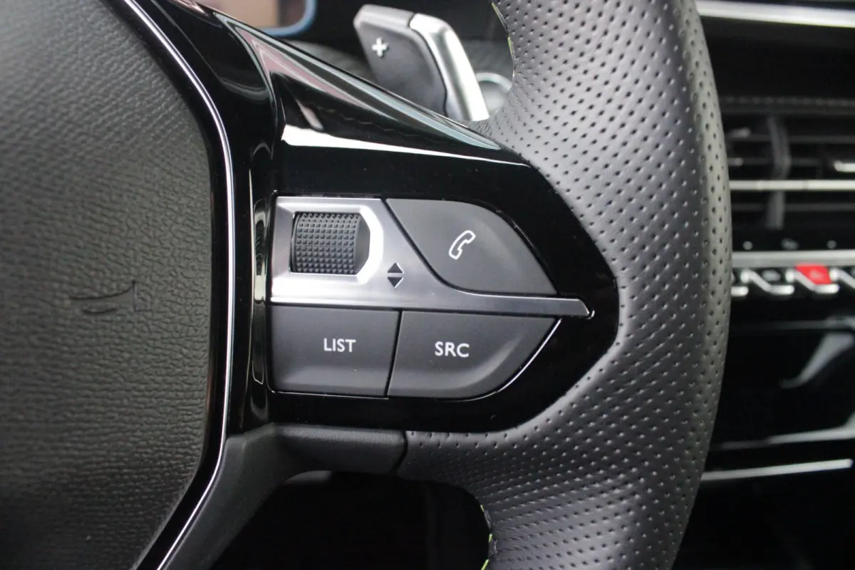 1.2 Hybrid 145PK AUTOMAAT GT PACK | ELEKTRISCH BEDIENBARE BESTUURDERSSTOEL MET MASSAGE FUNCTIE | ALCANTARA BEKLEDING | STOEL VERWARMING | CRUISE CONTROL | DAB+ RADIO | APPLE CARPLAY/ANDROID 