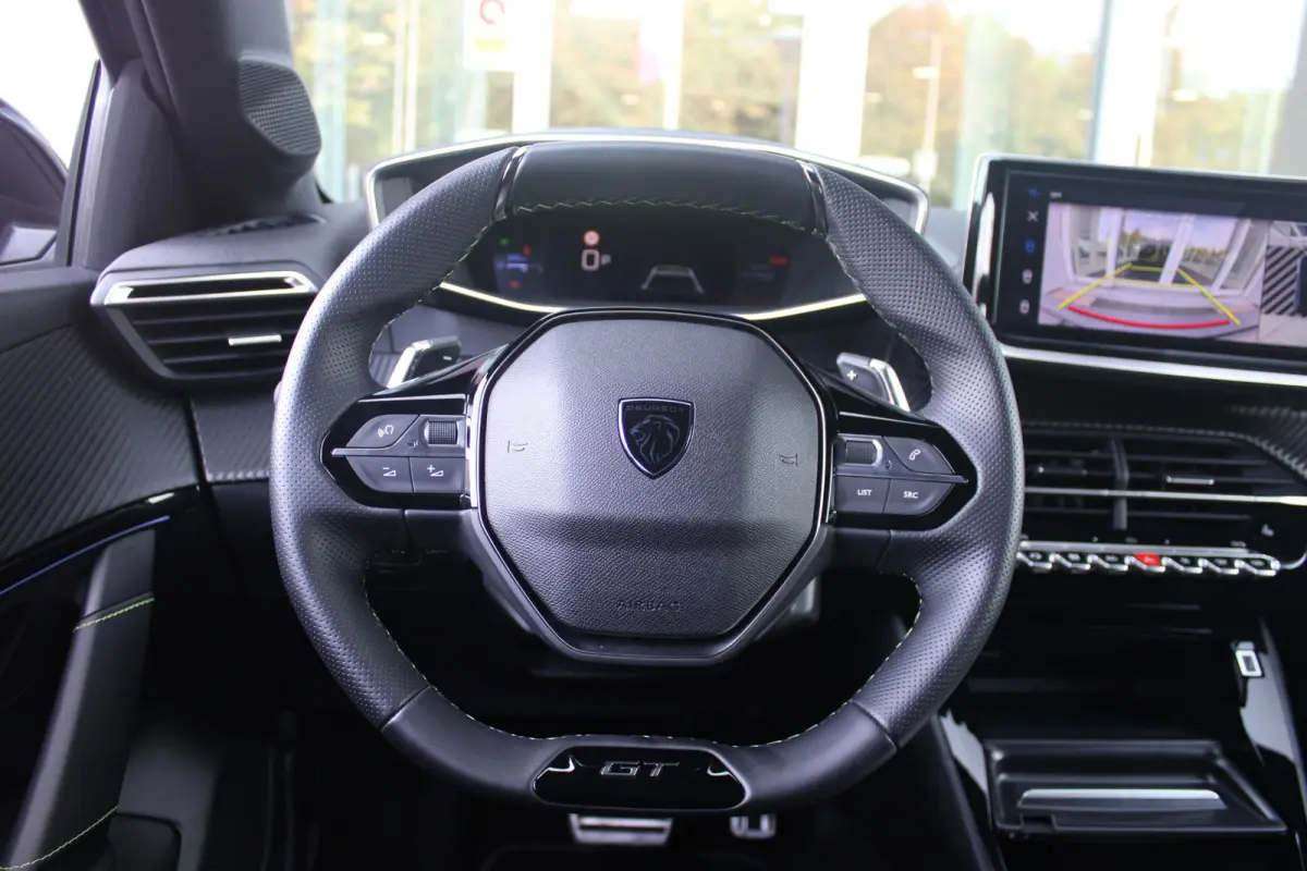 1.2 Hybrid 145PK AUTOMAAT GT PACK | ELEKTRISCH BEDIENBARE BESTUURDERSSTOEL MET MASSAGE FUNCTIE | ALCANTARA BEKLEDING | STOEL VERWARMING | CRUISE CONTROL | DAB+ RADIO | APPLE CARPLAY/ANDROID 