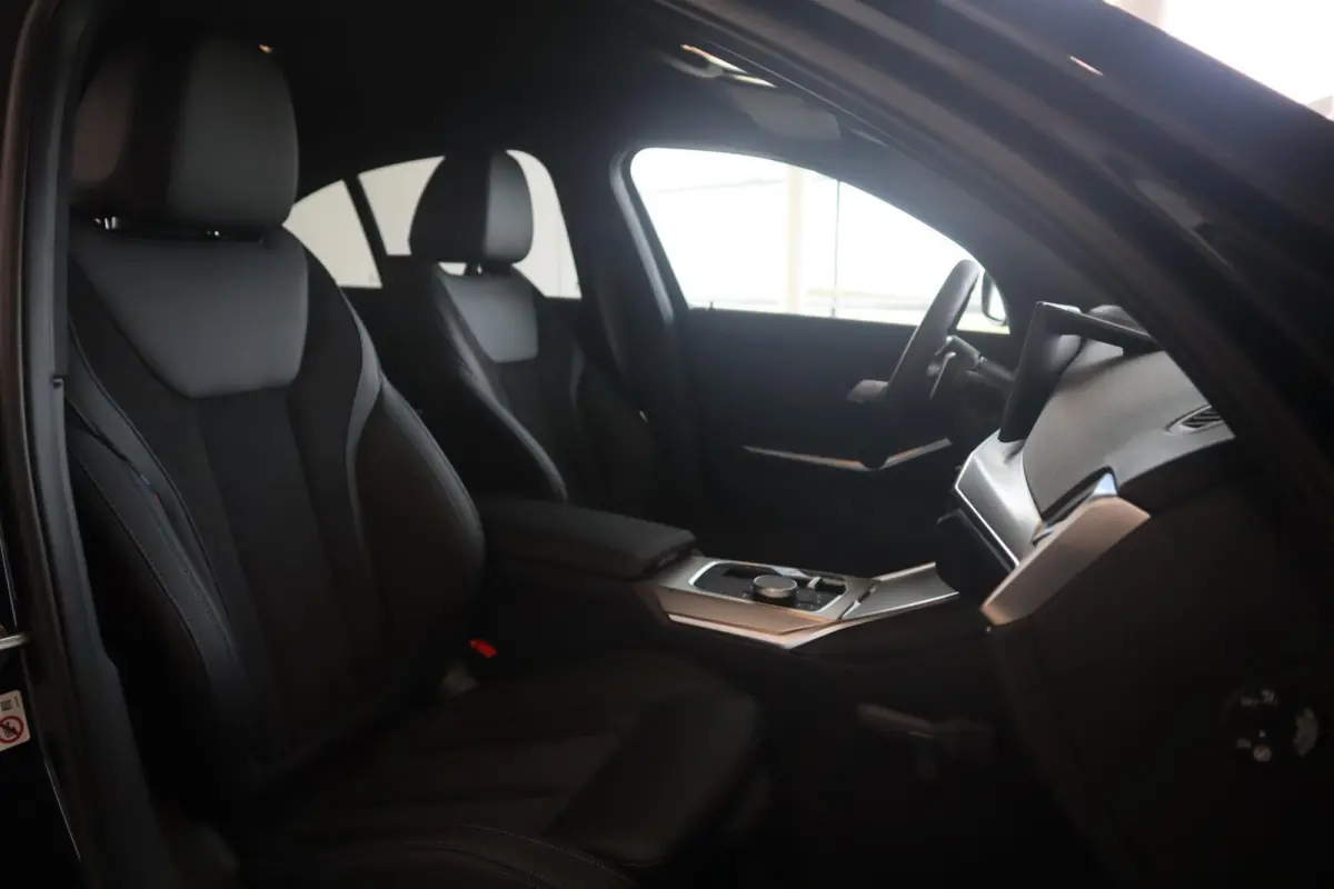 320e M-Sportpakket | Comfort Access | Stuurwielrand verwarmd | Camera
