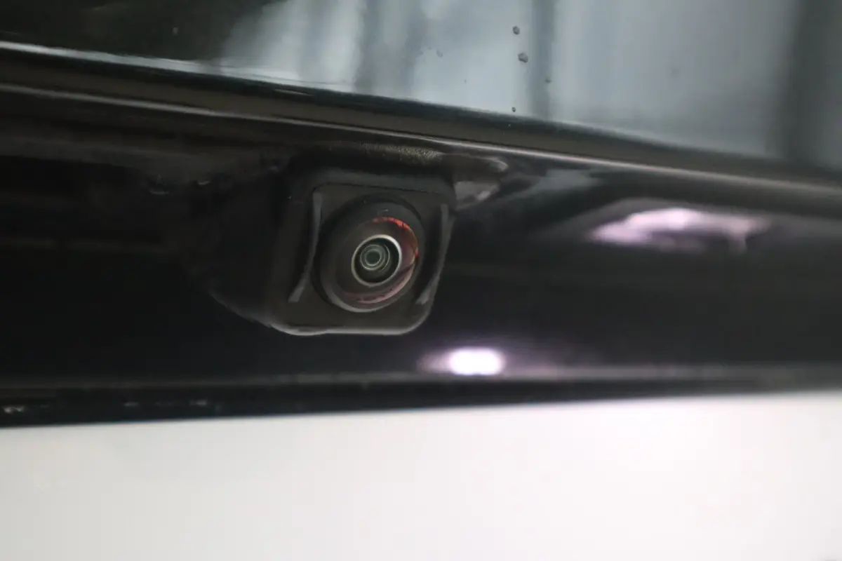 320e M-Sportpakket | Comfort Access | Stuurwielrand verwarmd | Camera