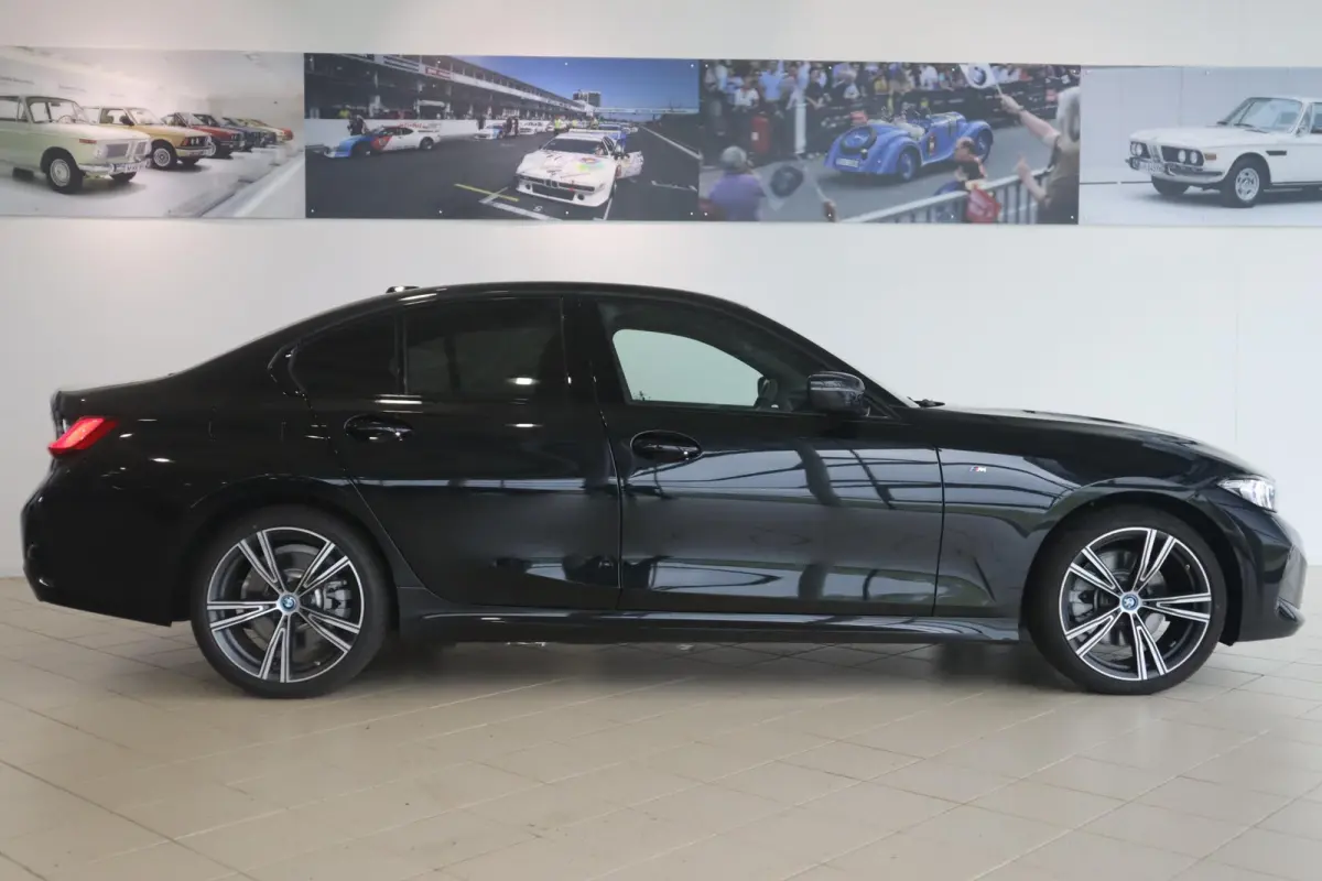 320e M-Sportpakket | Comfort Access | Stuurwielrand verwarmd | Camera