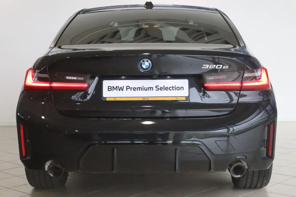 320e M-Sportpakket | Comfort Access | Stuurwielrand verwarmd | Camera