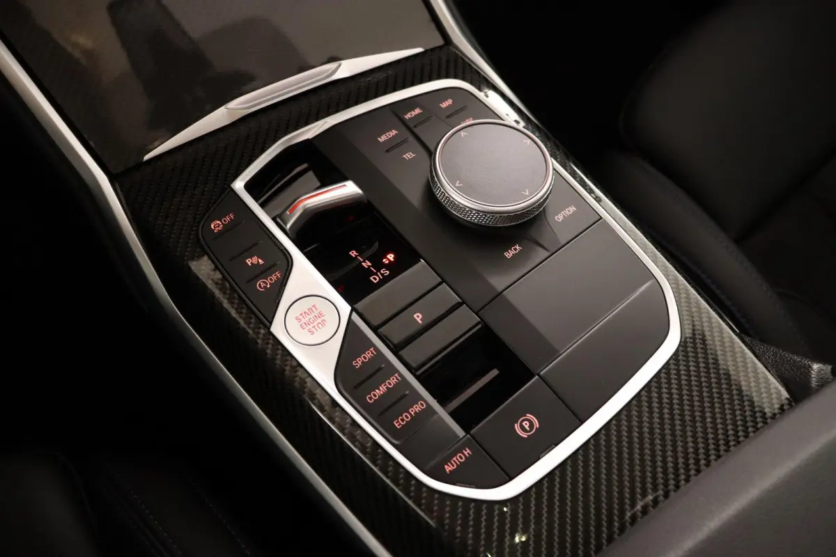 318i | M Sport Pro | Elektrisch Glazen Schuif-/kanteldak | Carbon interieur | HiFi Systeem | Parkeersensoren voor en achter | Adaptive LED Koplampen |