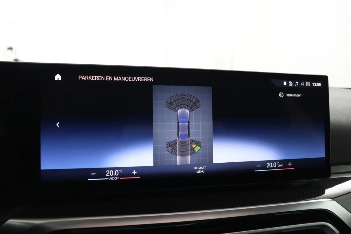 318i | M Sport Pro | Elektrisch Glazen Schuif-/kanteldak | Carbon interieur | HiFi Systeem | Parkeersensoren voor en achter | Adaptive LED Koplampen |