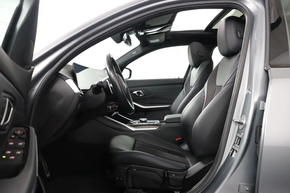 318i | M Sport Pro | Elektrisch Glazen Schuif-/kanteldak | Carbon interieur | HiFi Systeem | Parkeersensoren voor en achter | Adaptive LED Koplampen |