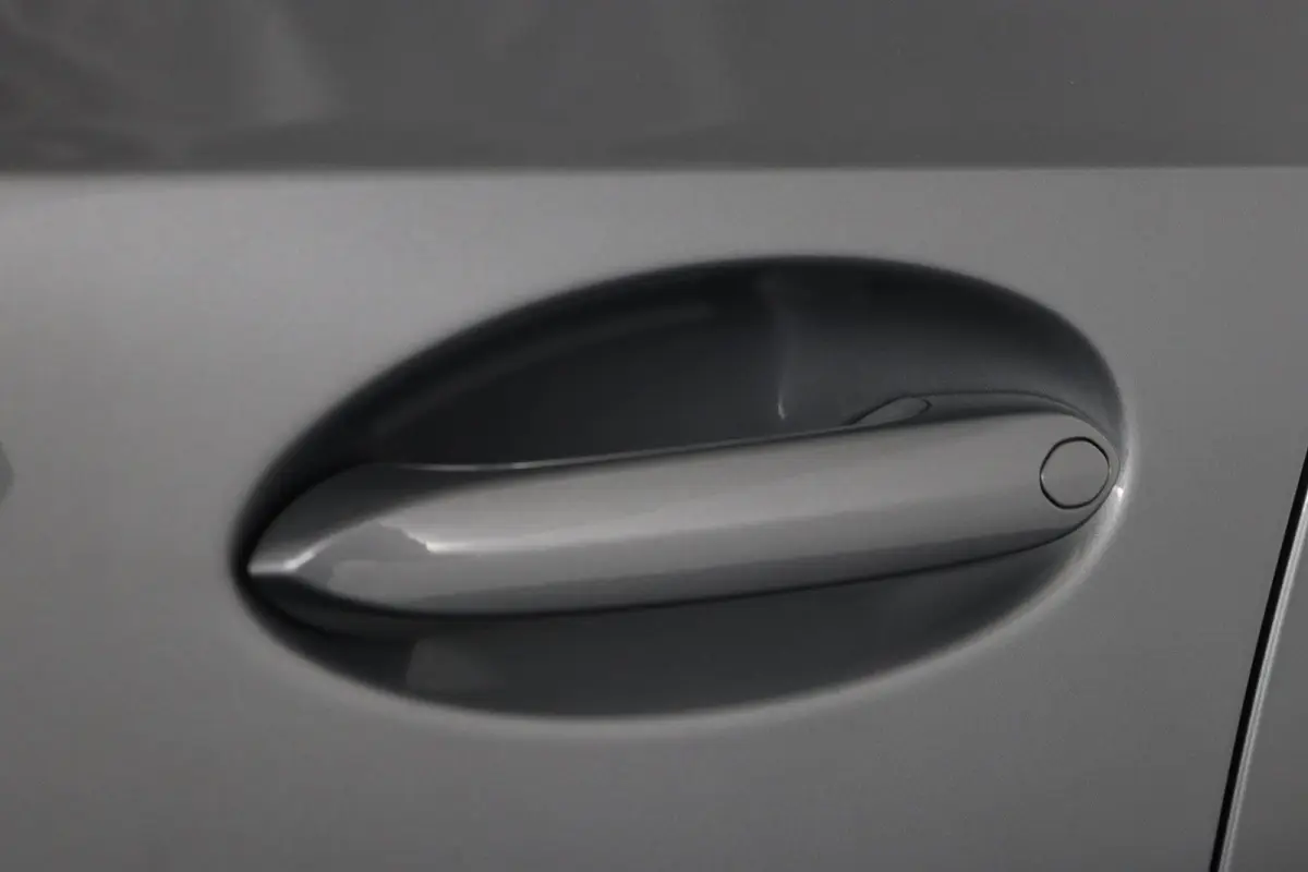 318i | M Sport Pro | Elektrisch Glazen Schuif-/kanteldak | Carbon interieur | HiFi Systeem | Parkeersensoren voor en achter | Adaptive LED Koplampen |