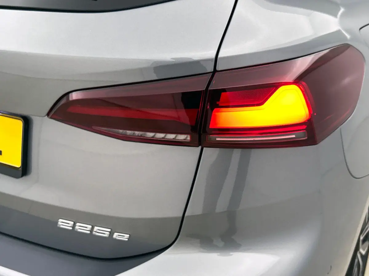 225e xDrive M-SPORT | PANO | SHADOW-LINE | CAMERA