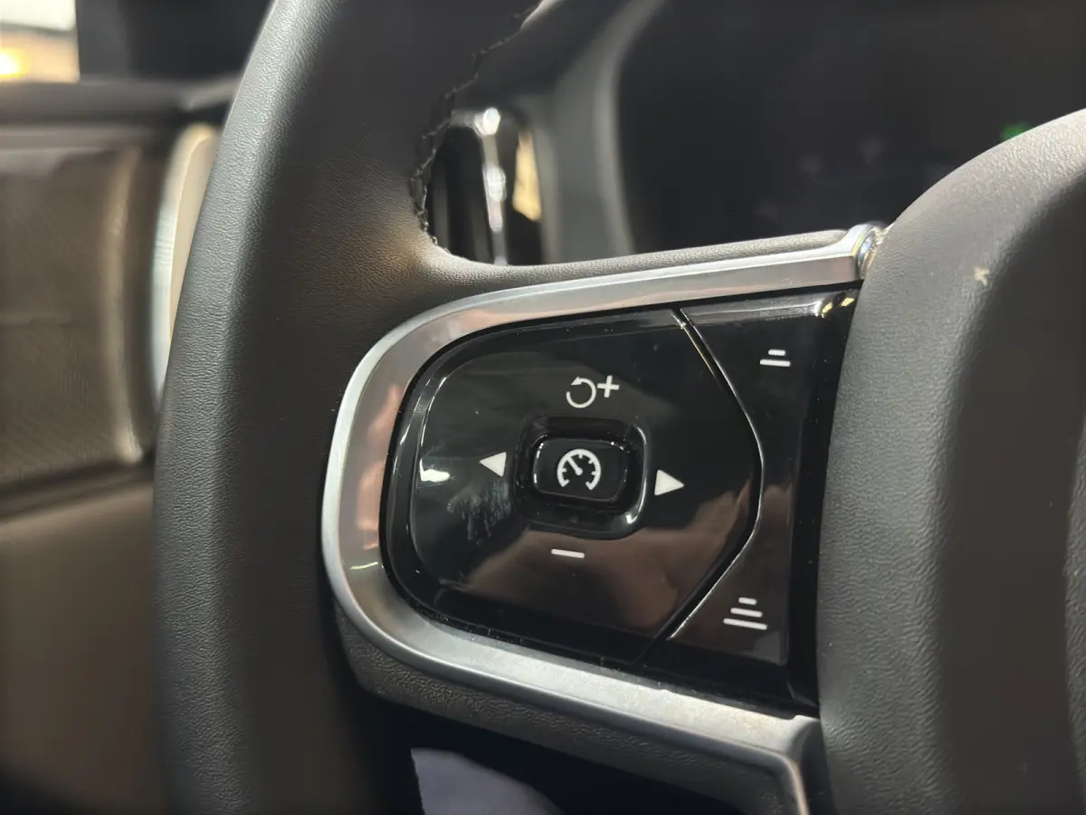 2.0 T6 Plug-in hybrid AWD Plus Black Edition