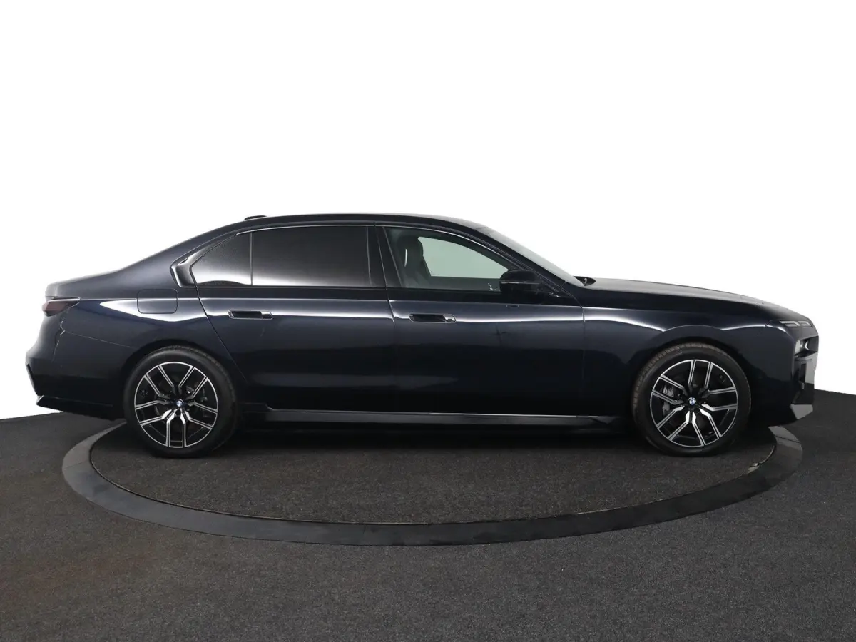 750e xDrive | M Sport | Individual Volleder | Connoisseur & Executive Pack | Executive Lounge | Sky Lounge | Rear-Seat Entertainment Experience | Stoelverwarming & Massage voor/achter | Stoe
