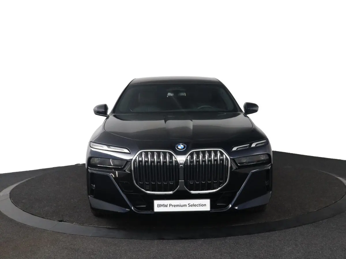 750e xDrive | M Sport | Individual Volleder | Connoisseur & Executive Pack | Executive Lounge | Sky Lounge | Rear-Seat Entertainment Experience | Stoelverwarming & Massage voor/achter | Stoe
