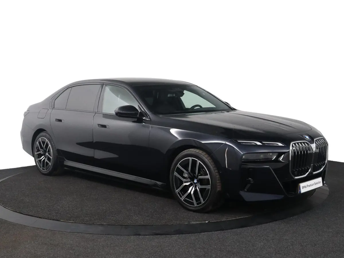 750e xDrive | M Sport | Individual Volleder | Connoisseur & Executive Pack | Executive Lounge | Sky Lounge | Rear-Seat Entertainment Experience | Stoelverwarming & Massage voor/achter | Stoe