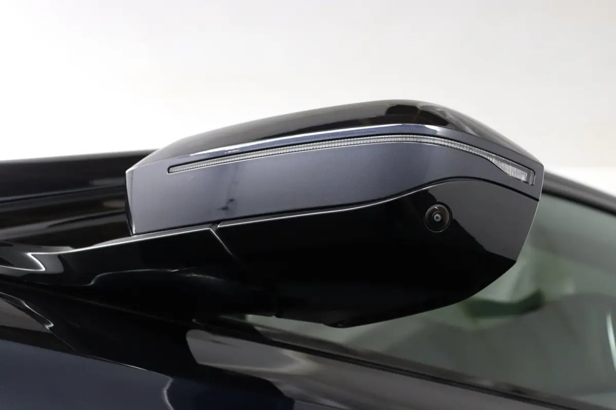 750e xDrive | M Sport | Individual Volleder | Connoisseur & Executive Pack | Executive Lounge | Sky Lounge | Rear-Seat Entertainment Experience | Stoelverwarming & Massage voor/achter | Stoe