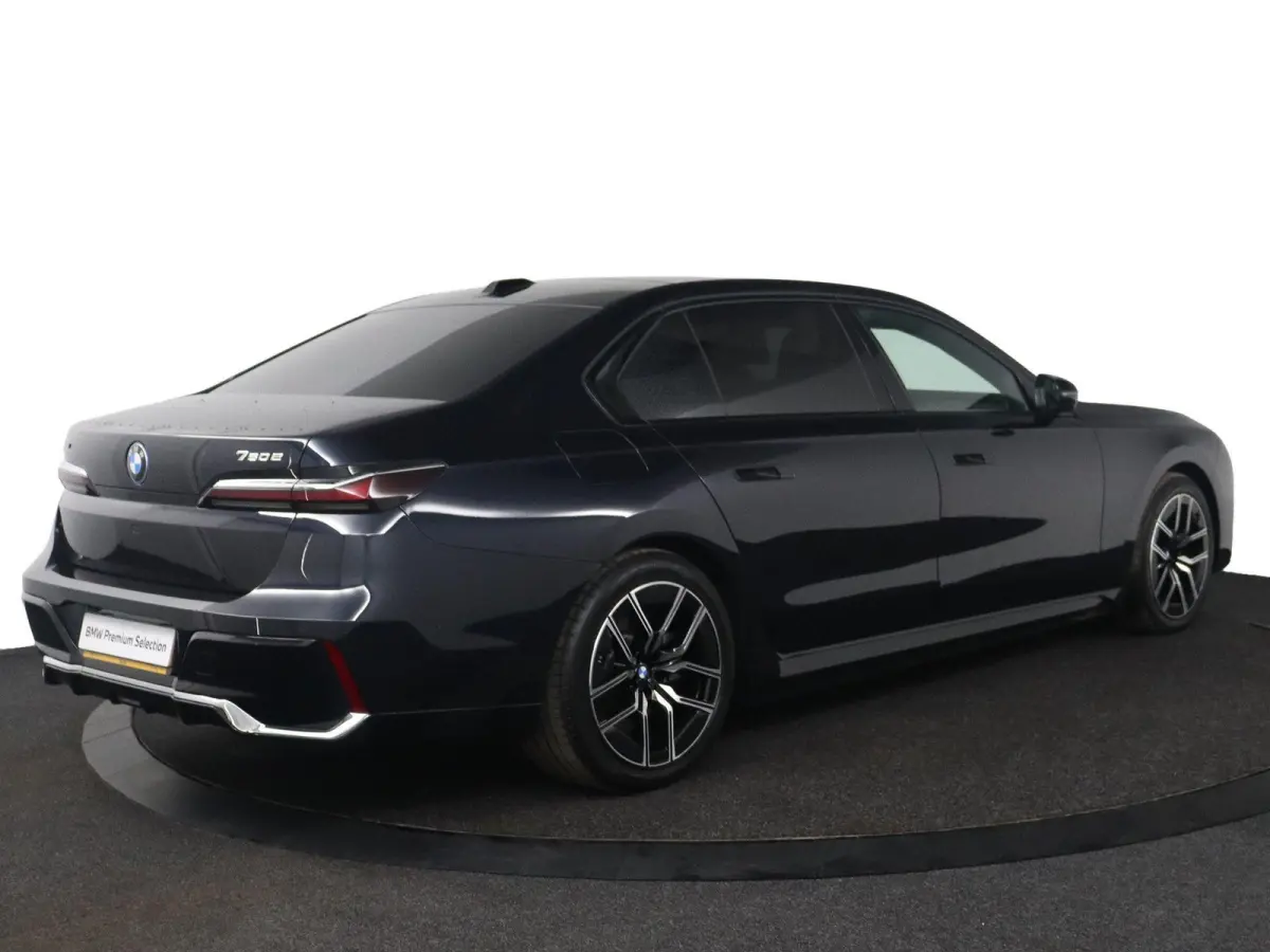 750e xDrive | M Sport | Individual Volleder | Connoisseur & Executive Pack | Executive Lounge | Sky Lounge | Rear-Seat Entertainment Experience | Stoelverwarming & Massage voor/achter | Stoe