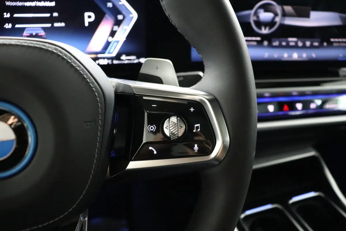 750e xDrive | M Sport | Individual Volleder | Connoisseur & Executive Pack | Executive Lounge | Sky Lounge | Rear-Seat Entertainment Experience | Stoelverwarming & Massage voor/achter | Stoe
