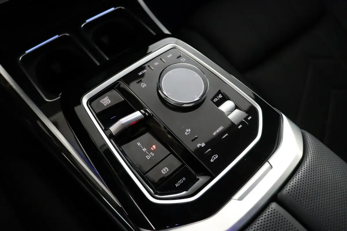 750e xDrive | M Sport | Individual Volleder | Connoisseur & Executive Pack | Executive Lounge | Sky Lounge | Rear-Seat Entertainment Experience | Stoelverwarming & Massage voor/achter | Stoe