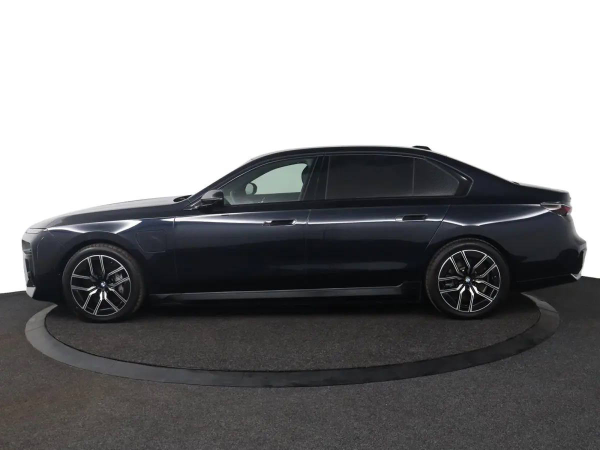 750e xDrive | M Sport | Individual Volleder | Connoisseur & Executive Pack | Executive Lounge | Sky Lounge | Rear-Seat Entertainment Experience | Stoelverwarming & Massage voor/achter | Stoe