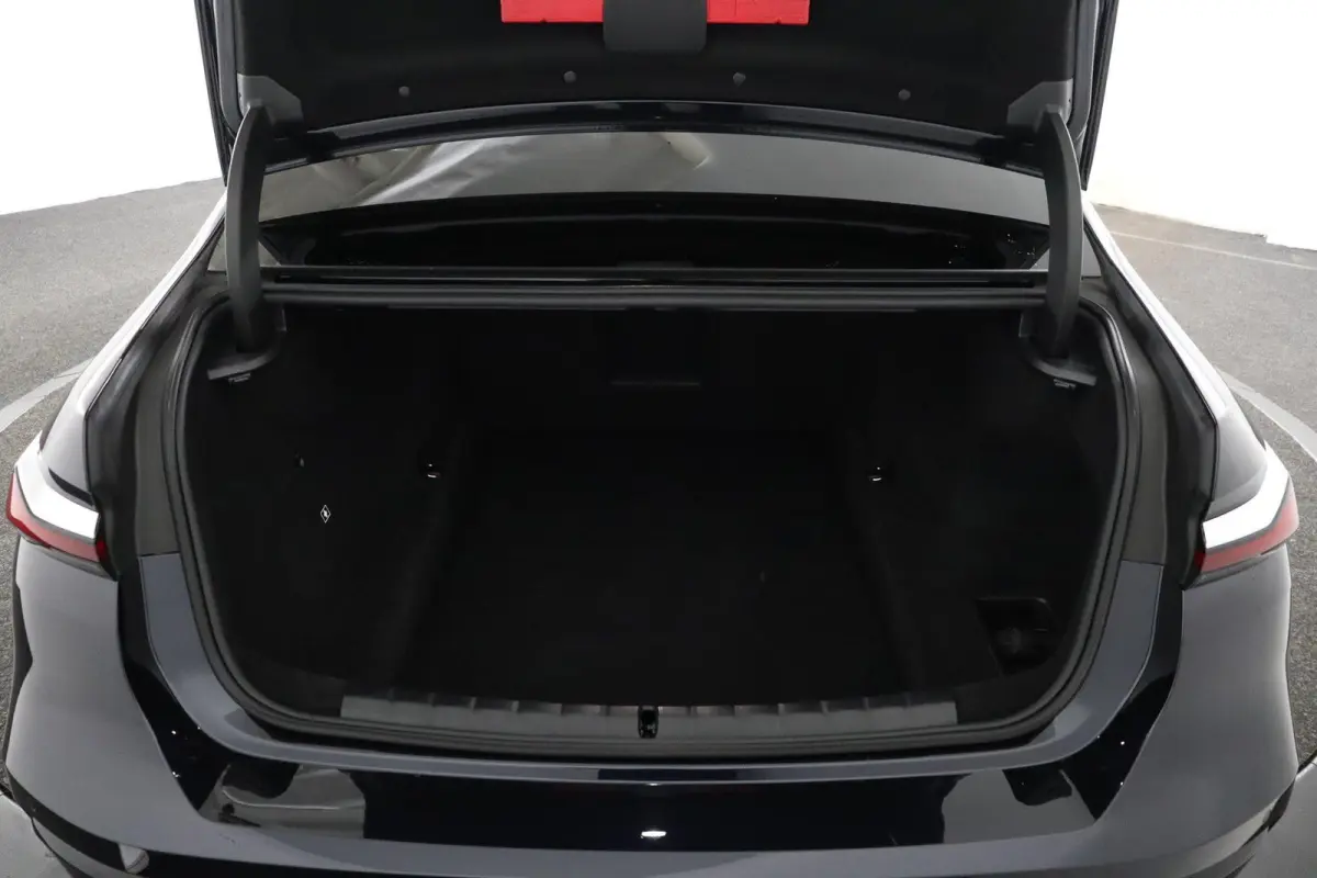 750e xDrive | M Sport | Individual Volleder | Connoisseur & Executive Pack | Executive Lounge | Sky Lounge | Rear-Seat Entertainment Experience | Stoelverwarming & Massage voor/achter | Stoe