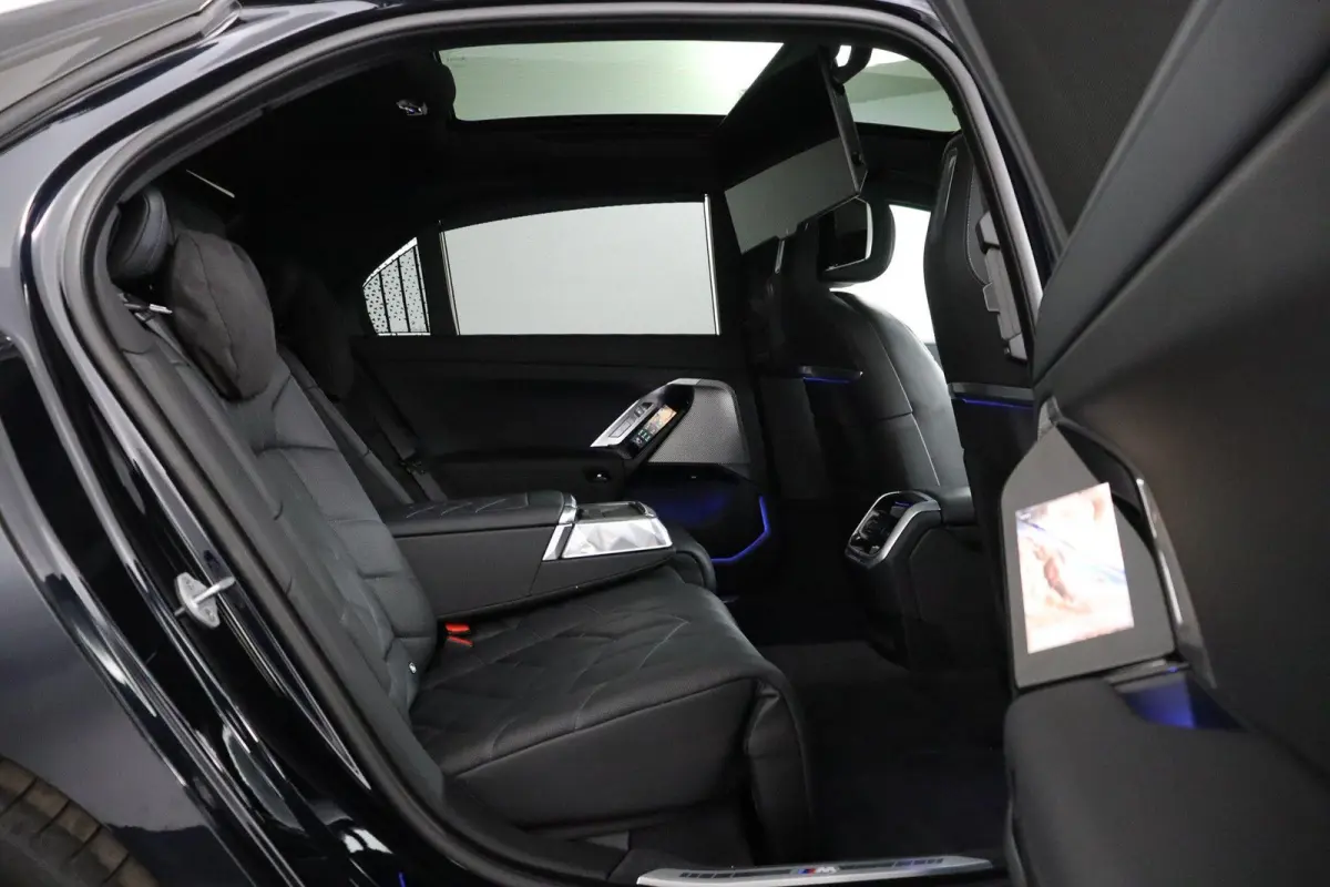 750e xDrive | M Sport | Individual Volleder | Connoisseur & Executive Pack | Executive Lounge | Sky Lounge | Rear-Seat Entertainment Experience | Stoelverwarming & Massage voor/achter | Stoe
