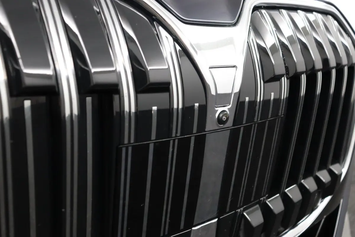 750e xDrive | M Sport | Individual Volleder | Connoisseur & Executive Pack | Executive Lounge | Sky Lounge | Rear-Seat Entertainment Experience | Stoelverwarming & Massage voor/achter | Stoe