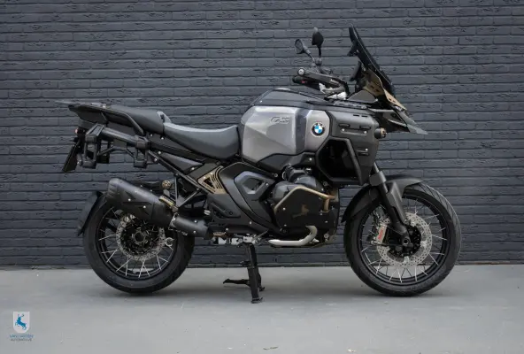 Triple Black / Bronze Edition / Van Harten Design / BOS