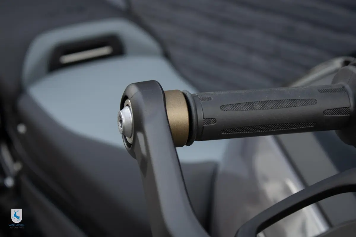 Triple Black / Bronze Edition / Van Harten Design / BOS