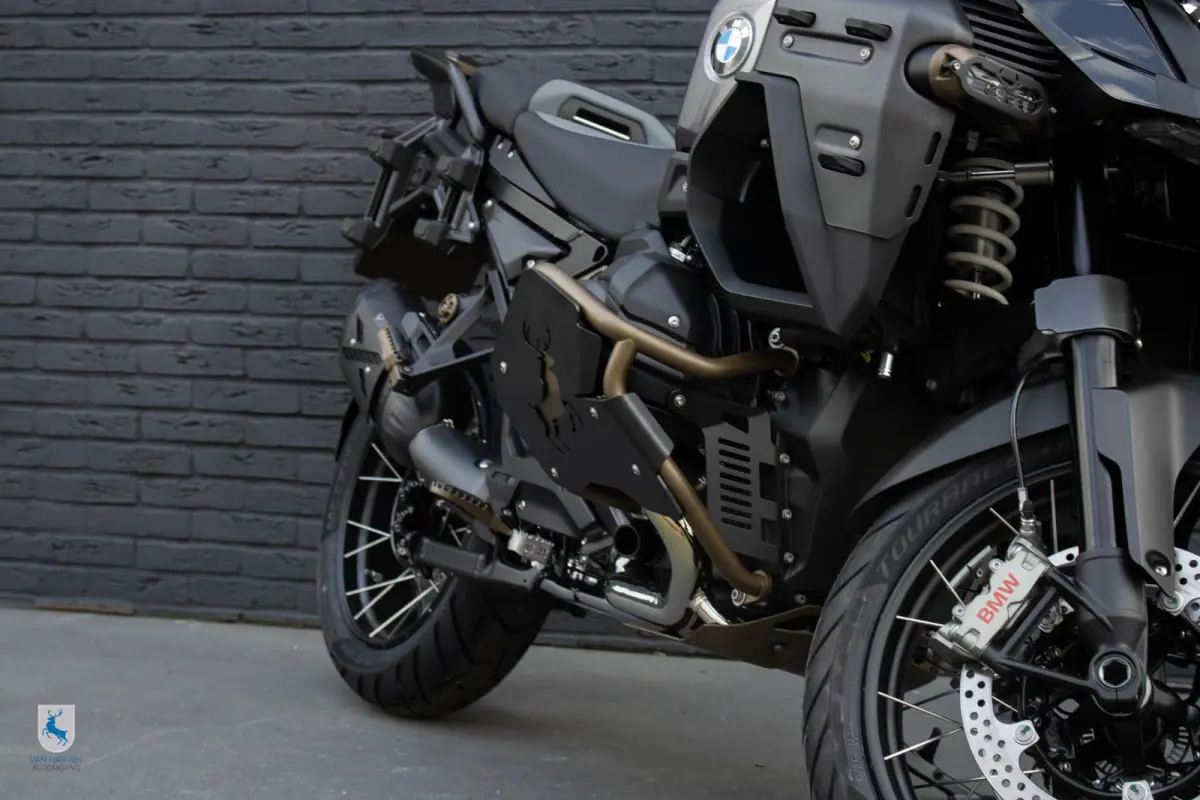 Triple Black / Bronze Edition / Van Harten Design / BOS