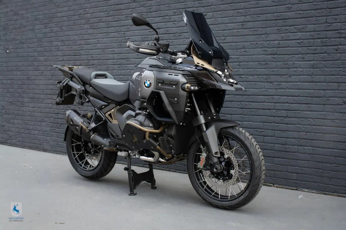 Triple Black / Bronze Edition / Van Harten Design / BOS