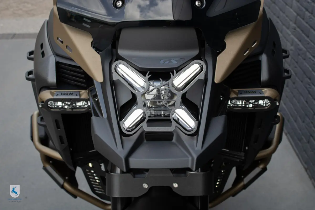 Triple Black / Bronze Edition / Van Harten Design / BOS