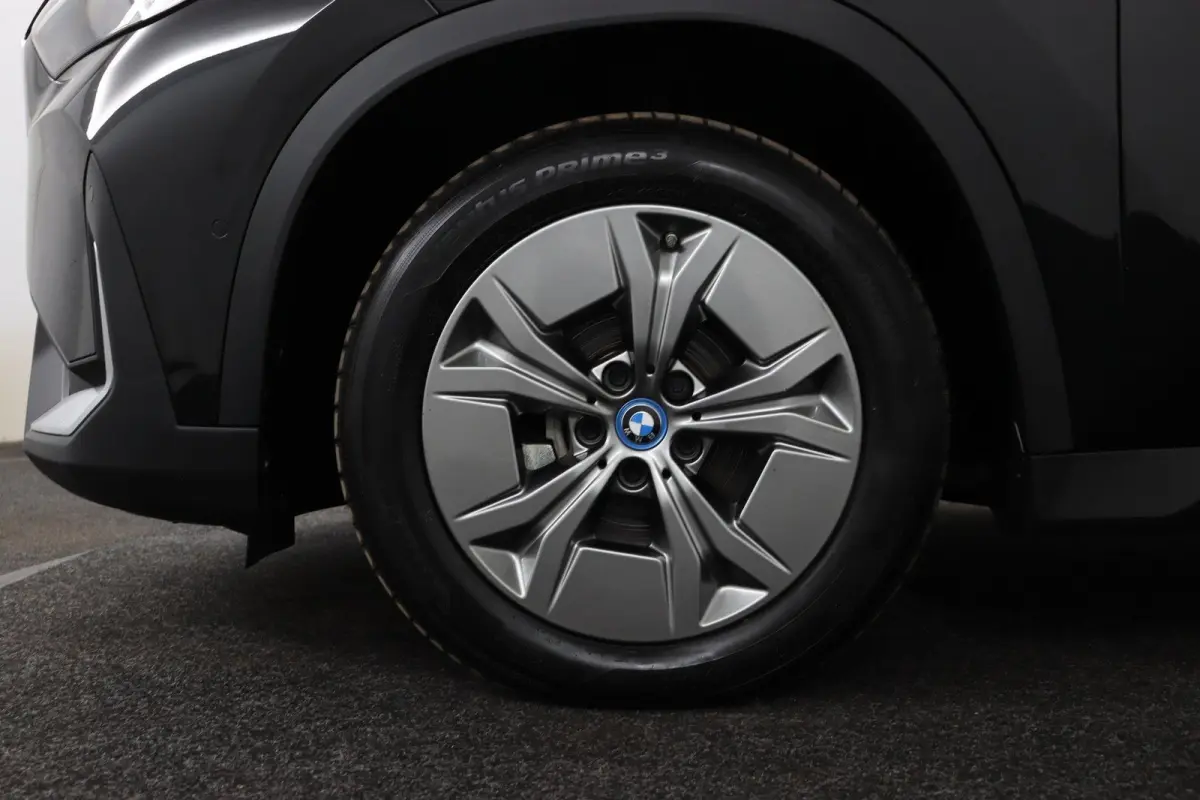 eDrive20 67 kWh | Camera | Parkeersensoren voor en achter | Navigatiesysteem |
